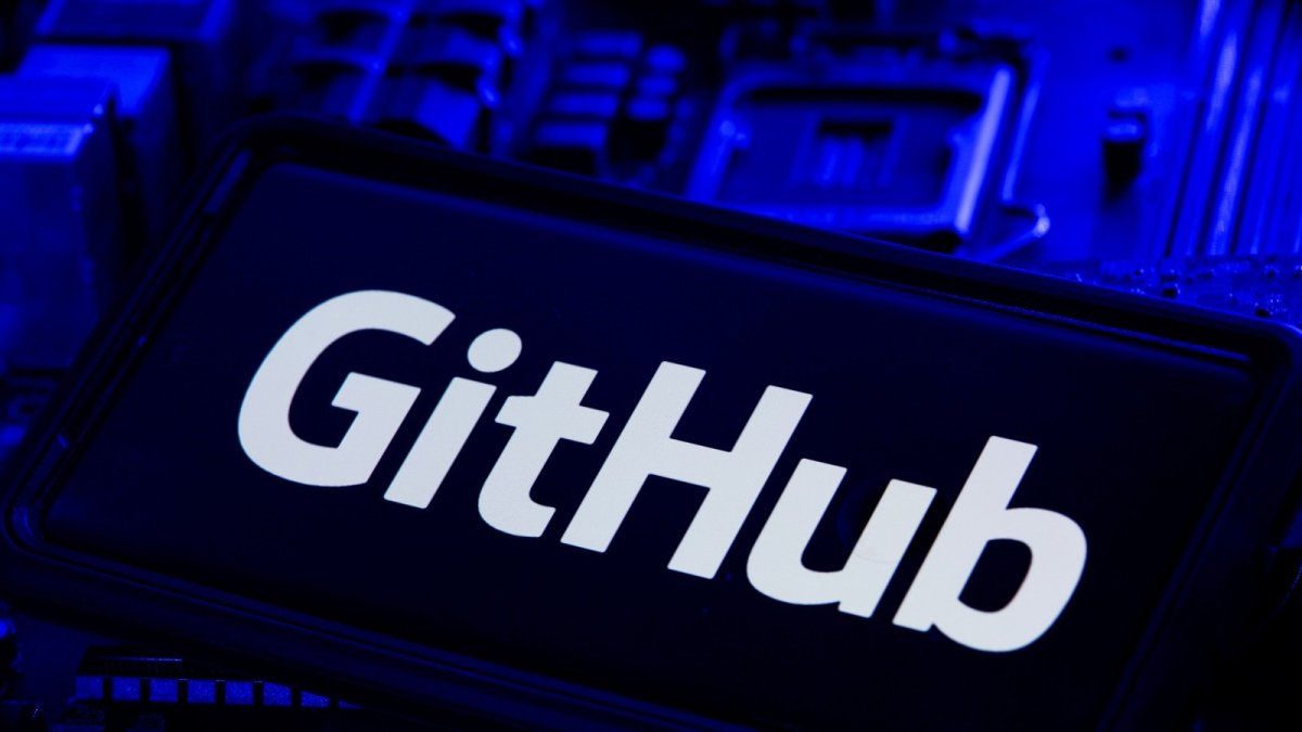 73 dépôts GitHub de Microsoft piratés : ouvrir un projet IA suffit à compromettre votre PC