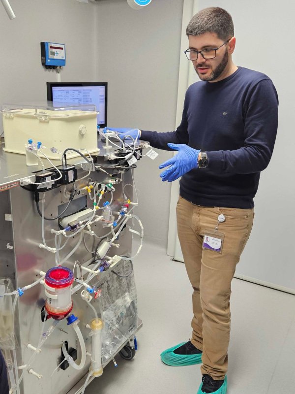 A woman’s uterus has been kept alive outside the body for the first time