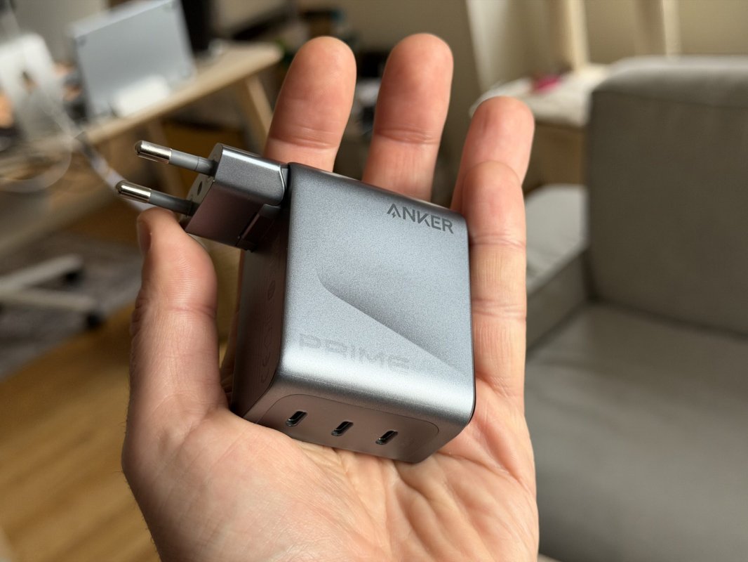 Anker Prime 160W : minuscule, écran tactile, écran.... c'est le chargeur GaN USB-C le plus dingue que j'ai eu l'occasion de tester