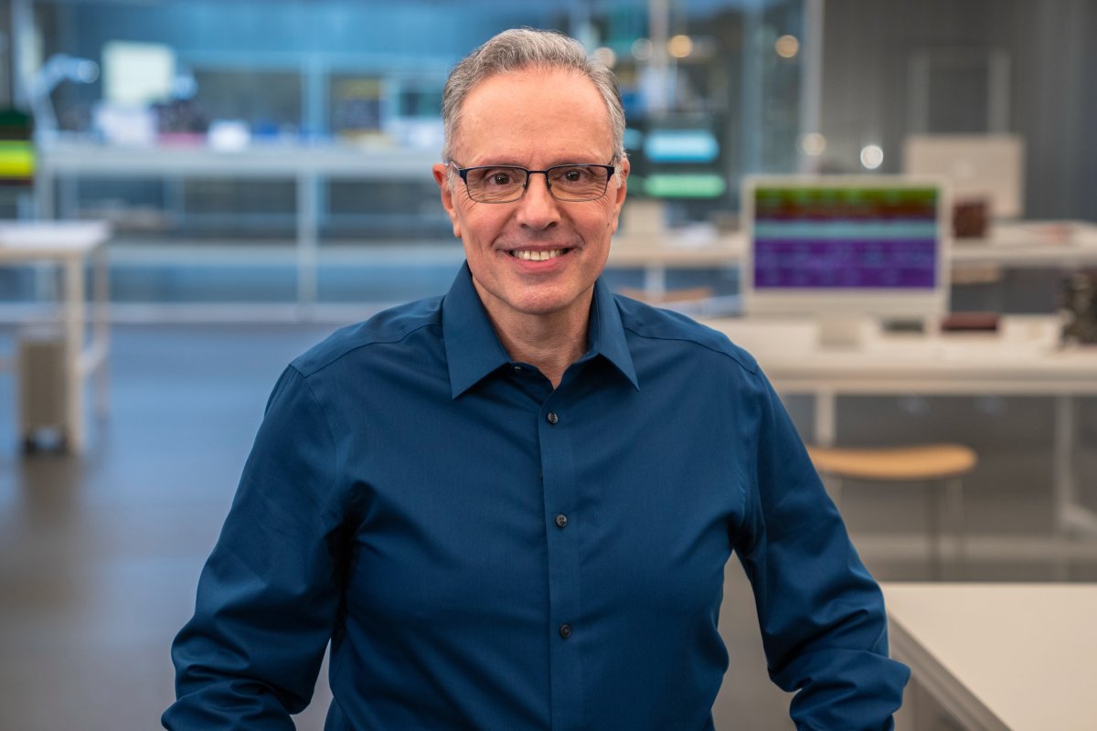 Apple : derrière John Ternus, Johnny Srouji et la promesse de l'IA locale