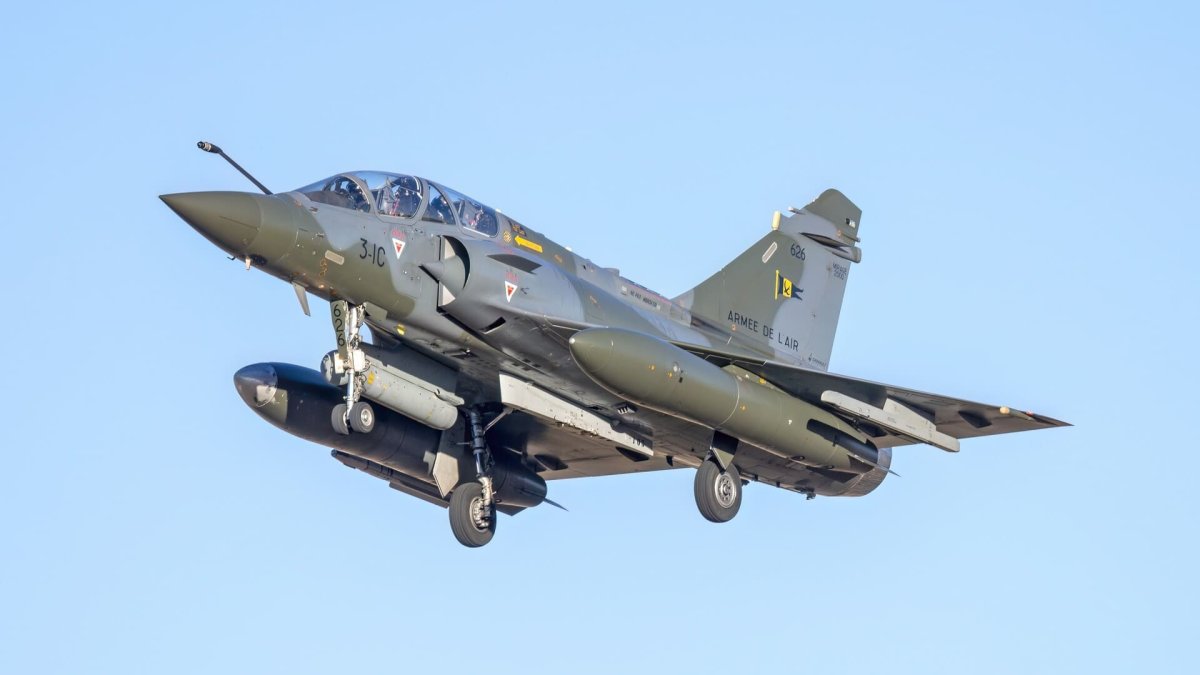 Après dix ans de travaux, le mythique Mirage 2000D français est prêt à voler jusqu'en 2030 et au-delà