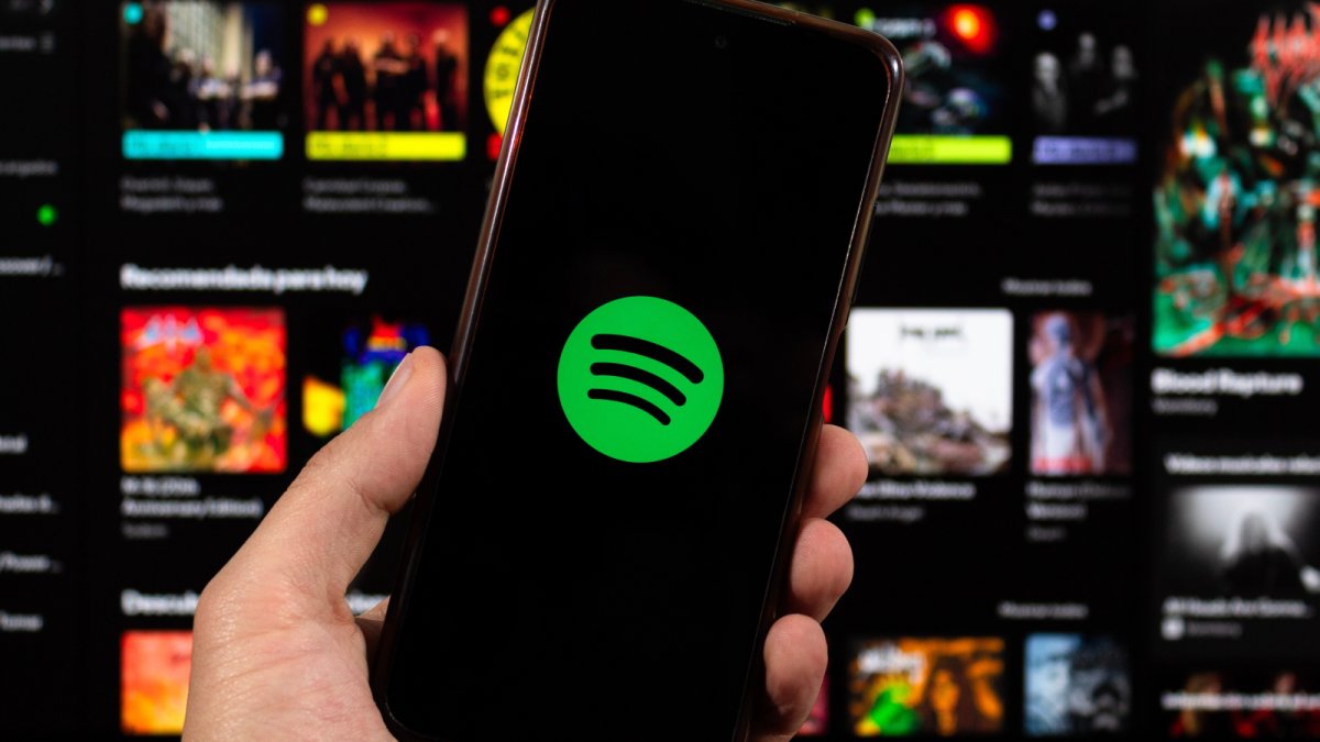Après la musique générée par IA, Spotify veut étiqueter les artistes virtuels