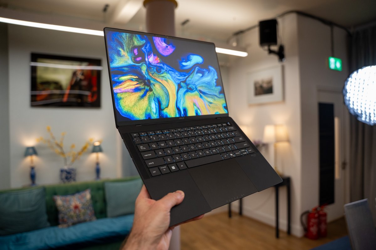 ASUS expédie son nouvel ExpertBook Ultra à hauteur d'Everest dans un test de l'extrême