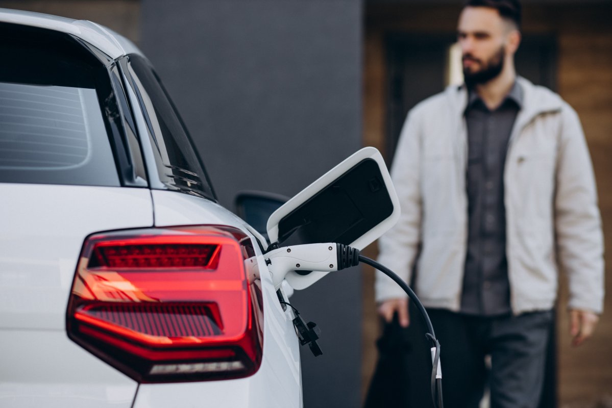 Made in France auto : le digital booste l’électrique
