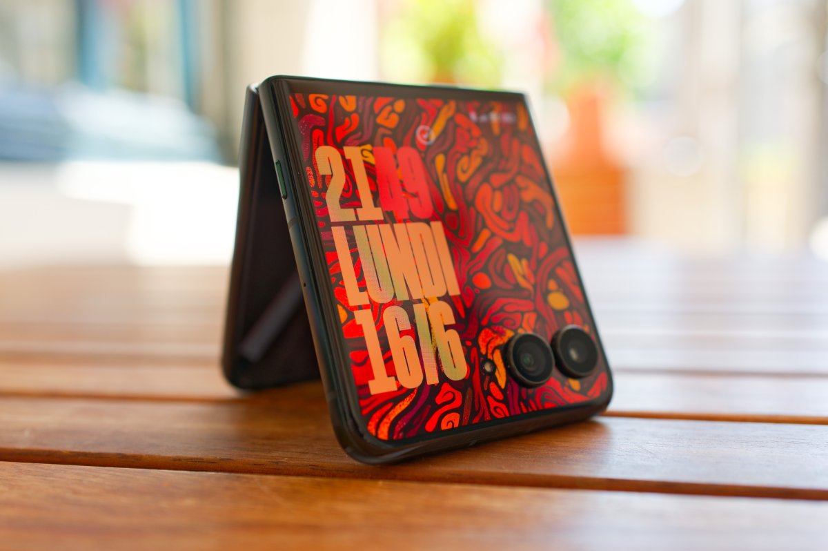 Avec le Razr, Motorola avait rendu le smartphone pliant accessible : il pourrait mettre cet héritage à la poubelle