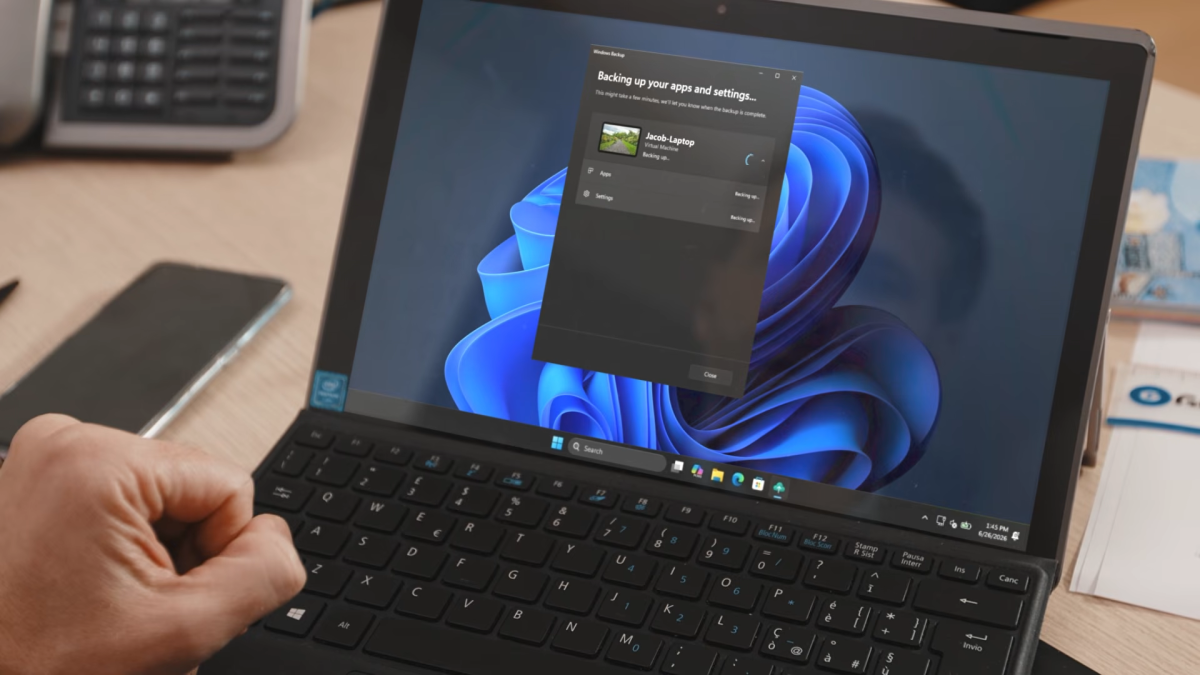 Windows 11 26H2 : l'UE freine la sauvegarde automatique des PC