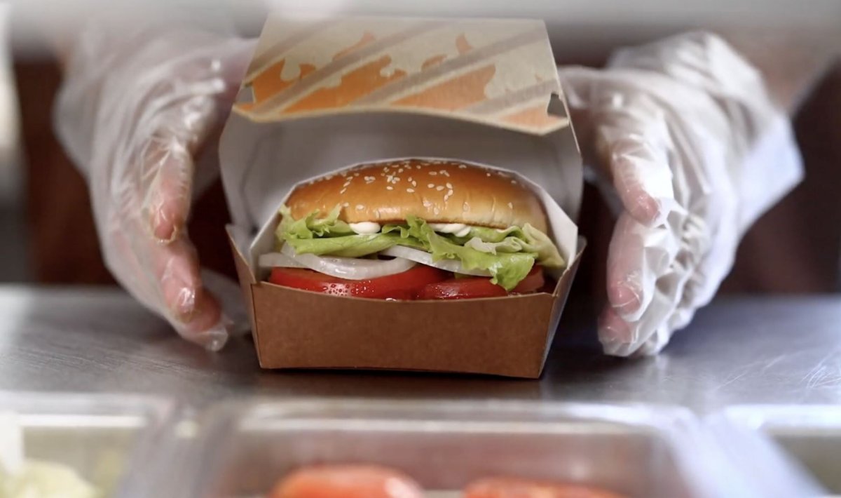 IA et Politesse : Comment Burger King Révolutionne l'Expérience Client Digitale