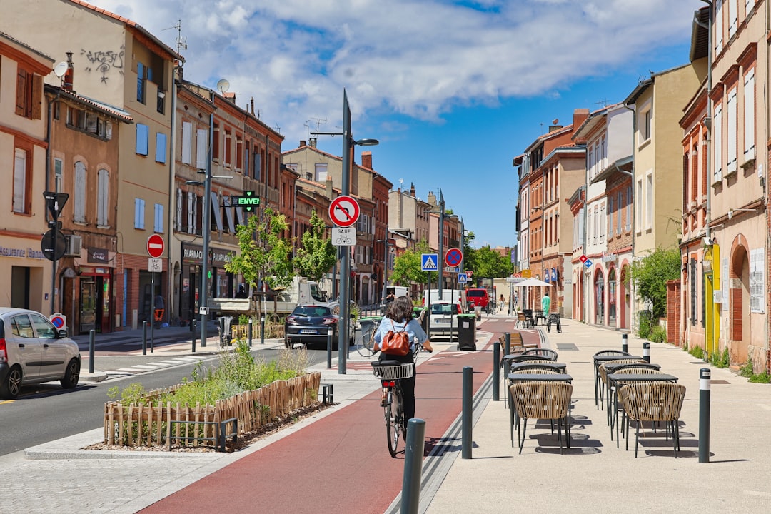 Box continue de construire sa « Zone » France
