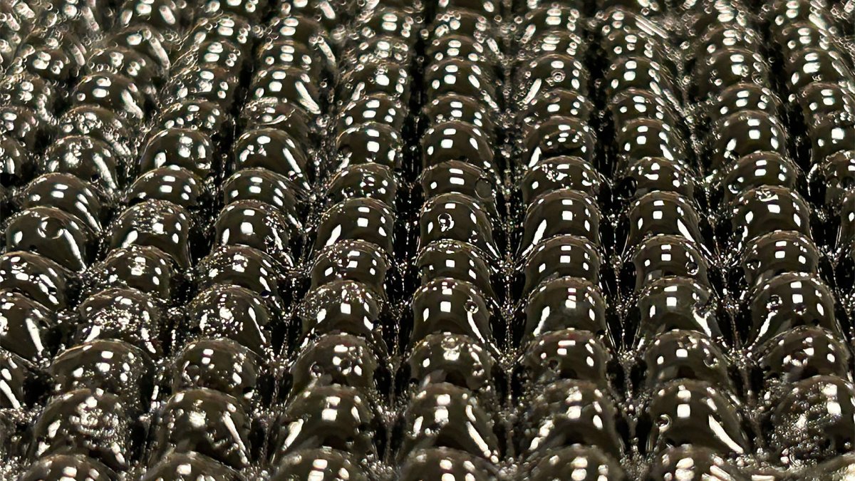 ‘Bubbles’ turn air into drinkable water