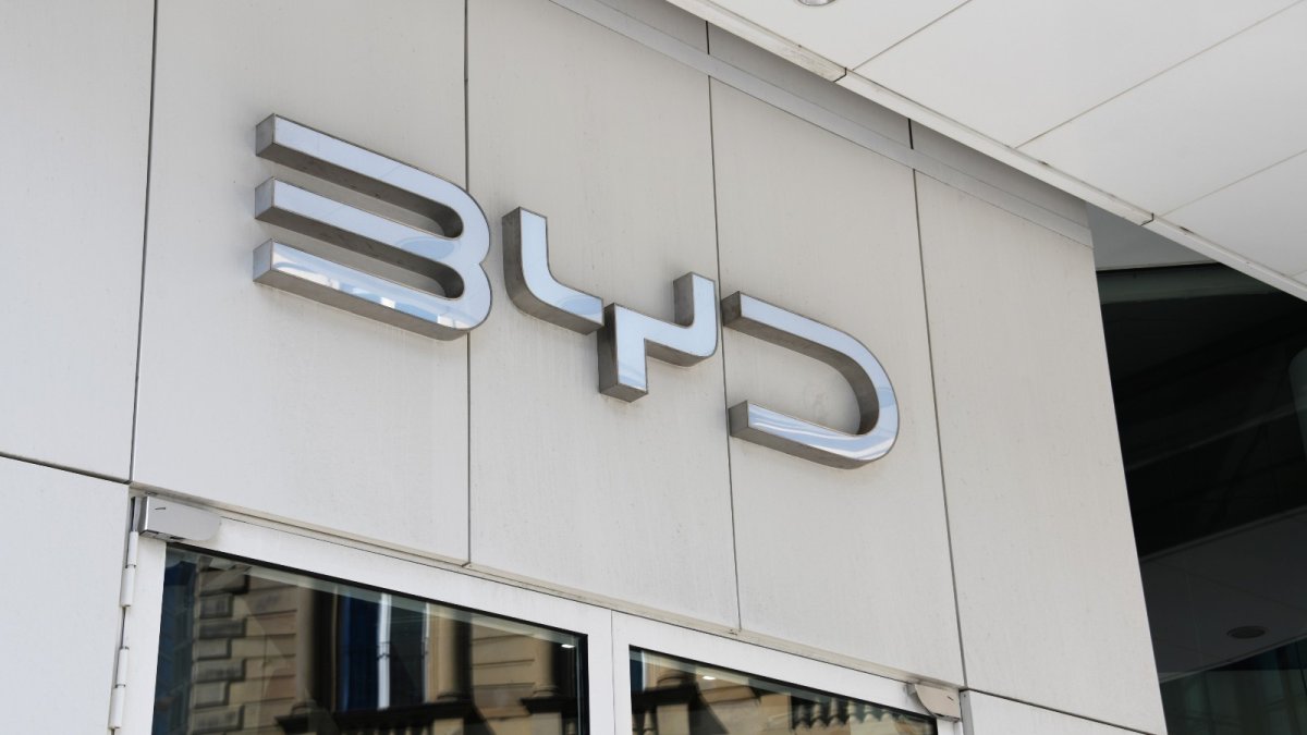 Robots humanoïdes BYD : révolution digitale en concessions