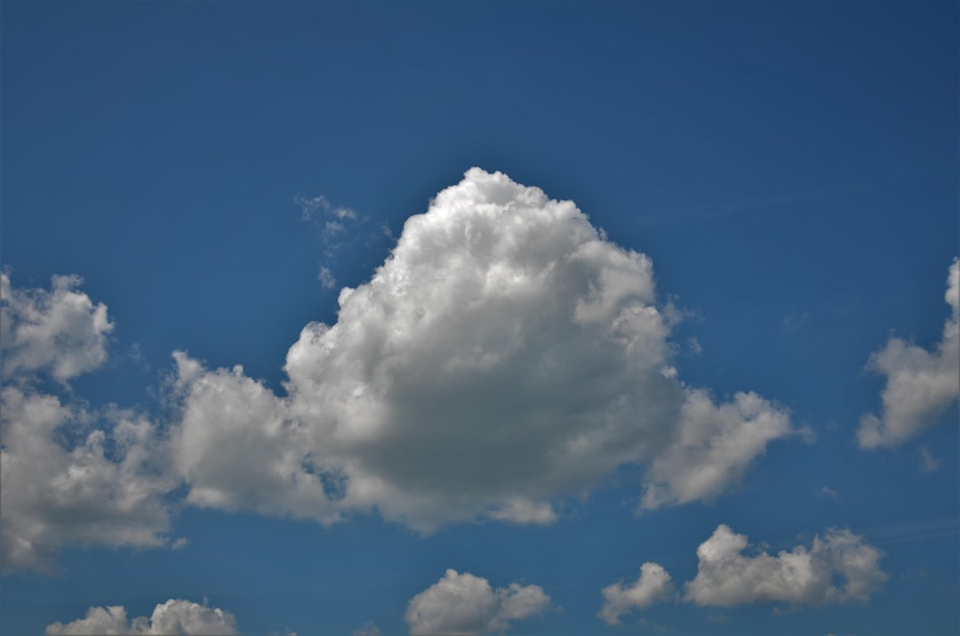 CCaS, PBX, cloud hybride, PME : les plans de Zoom en Europe