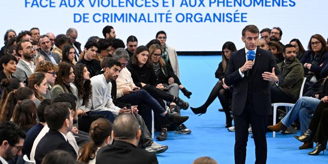 « Ces gens-là se moquent de nous » : Emmanuel Macron réagit à une vidéo annonçant un faux coup d’Etat en France
