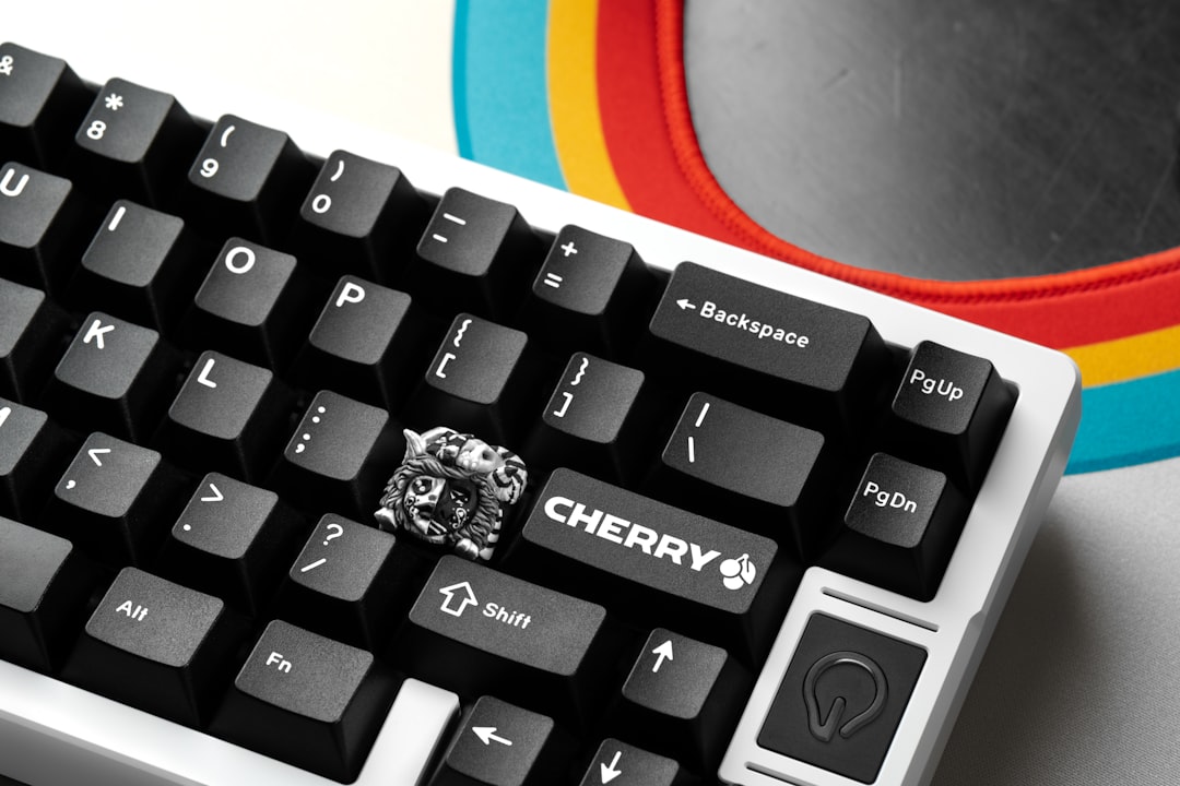 Cherry K5 Pro TMR Compact : un clavier gaming avec commutateurs magnétiques