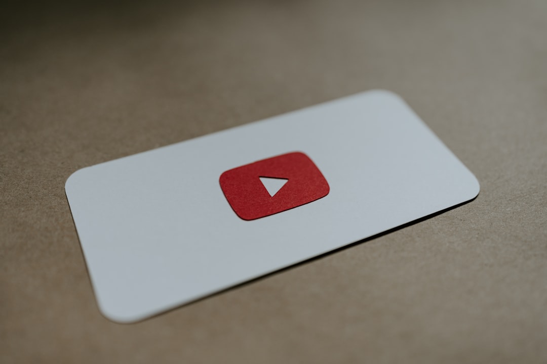 Une Bannière YouTube Qui Attire L'attention Et Valorise Votre Chaîne