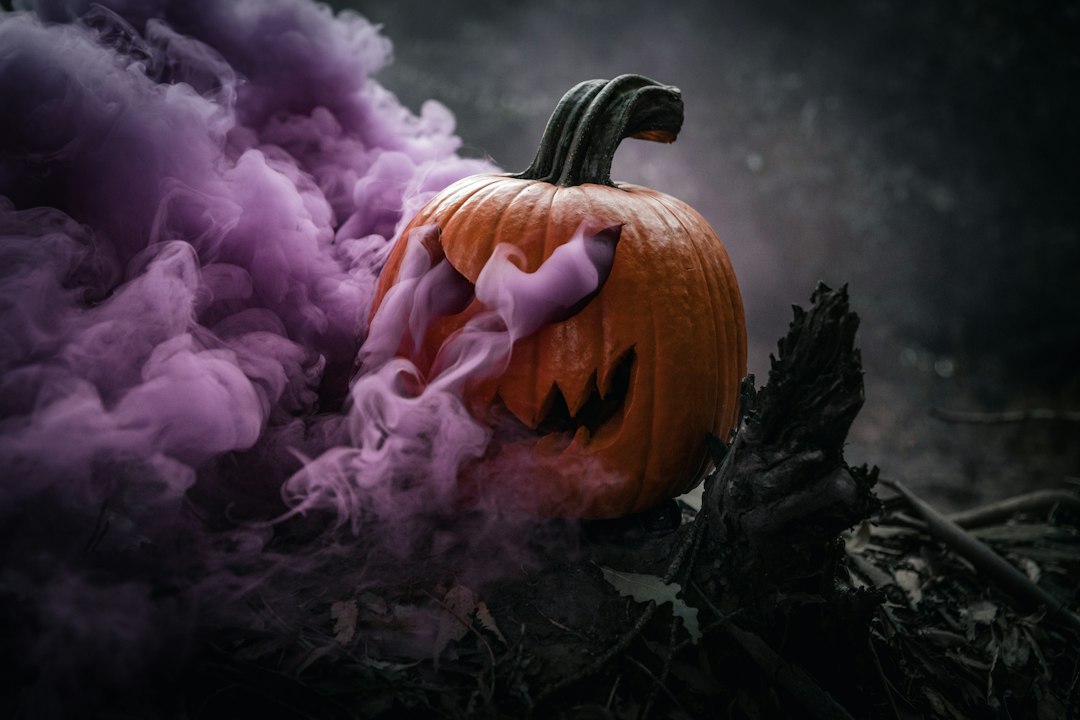 Couleurs d’Halloween et d’automne : 20 palettes avec codes HEX et RGB