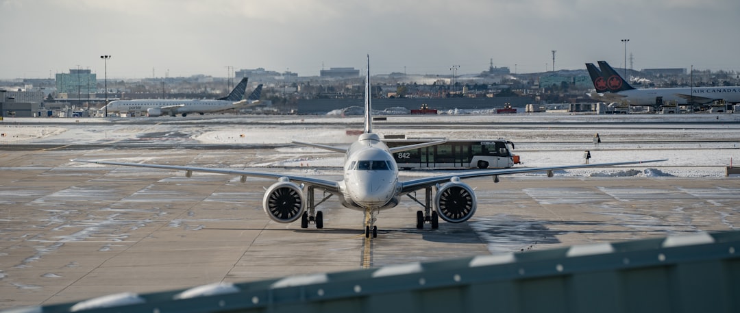 Cyberattaque affectant le transport aérien européen : une arrestation outre-Manche