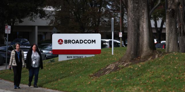 D’OpenAI à Google, pourquoi les géants de l’IA lancent leurs propres puces