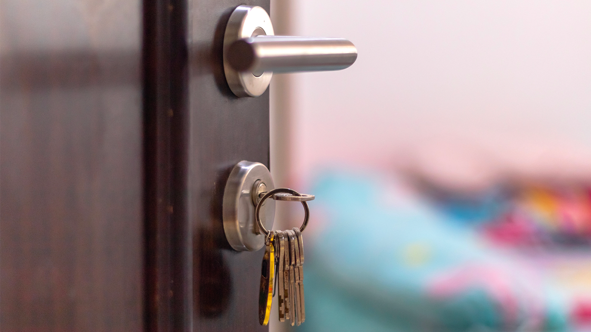 Danger pendant les absences : la maison connectée, un levier supplémentaire pour renforcer la protection de son domicile ?