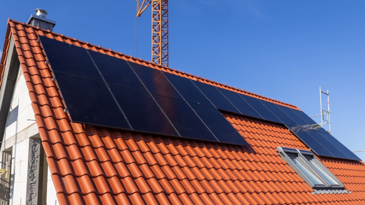 Des pirates pourraient éteindre des milliers de panneaux solaires à distance, et l’Europe prend la menace au sérieux