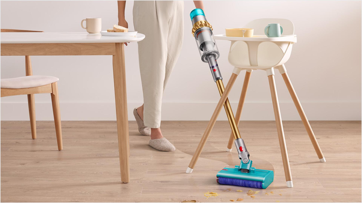 Dyson se proposer d'aspirer et laver en un seul passage avec le V15s Detect Submarine en promo à -33%