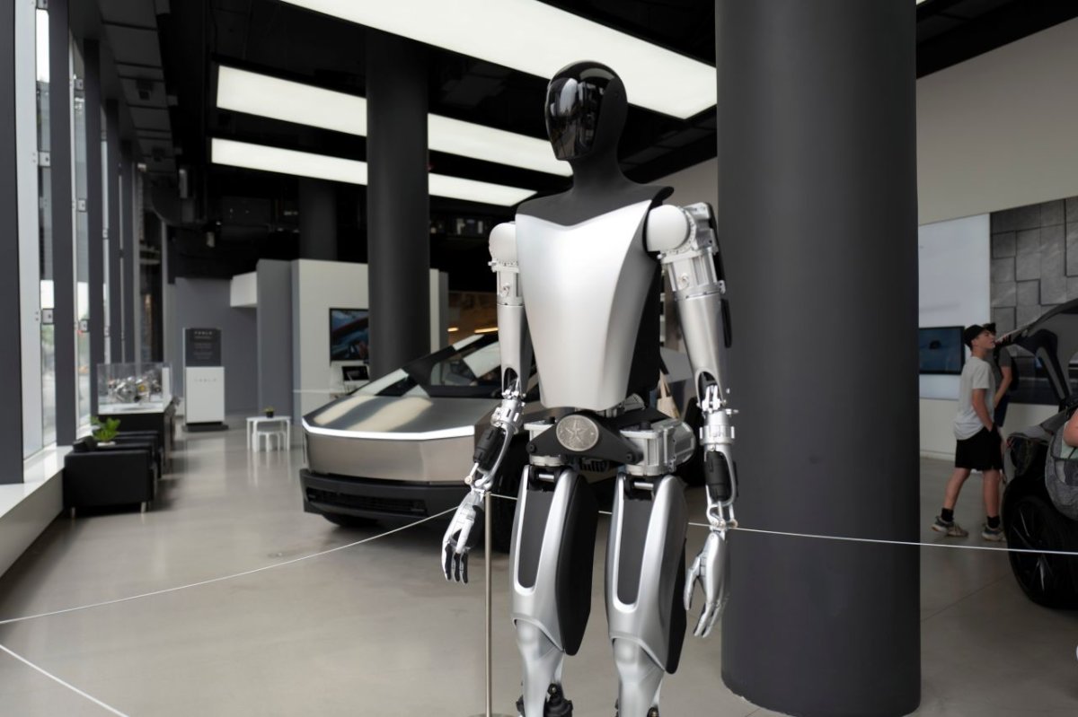 Robot domestique Tesla 2027 : Opportunités Digitales pour les Entreprises