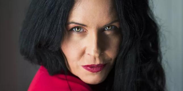 Elsa Godart, psychanalyste : « La génération du selfie a grandi avec le sentiment que son reflet ne lui appartenait jamais totalement »