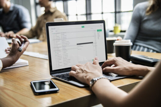 Emailing : Sendora veut simplifier la communication des TPE, PME et associations
