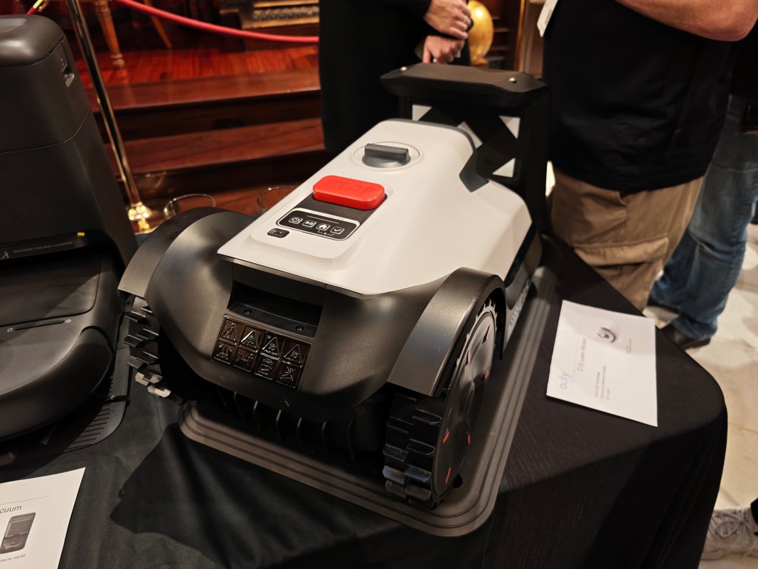 eufy C15 : un robot tondeuse sans câble à moins de 1 000 € pour les petits jardins