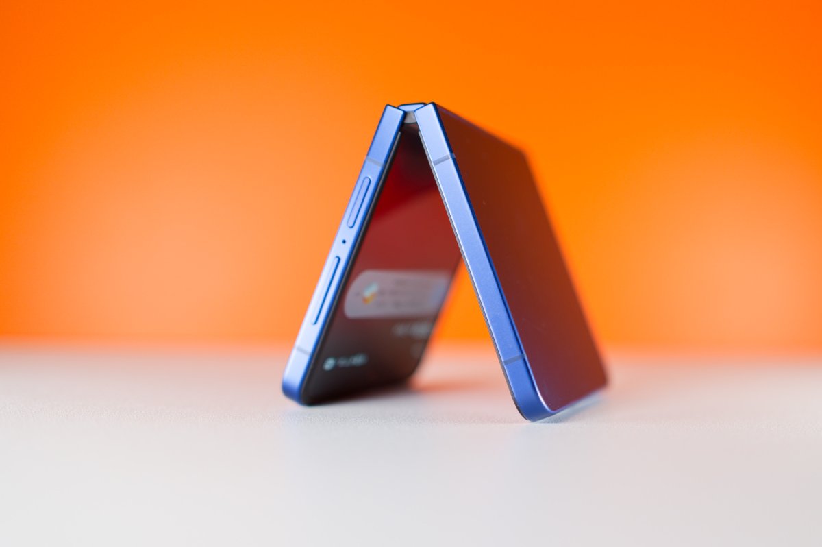 Galaxy Z Flip 8 : Design et Stratégie Digitale pour Votre Marque