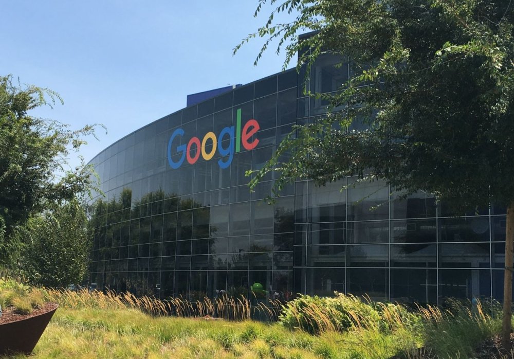 Google lance “Project Suncatcher” pour expérimenter des centres de données solaires en orbite
