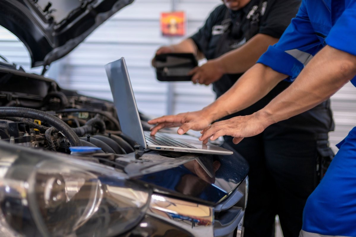 Guerre numérique entre garages : la justice tranche sur les mots de passe, fichiers clients et compte Google