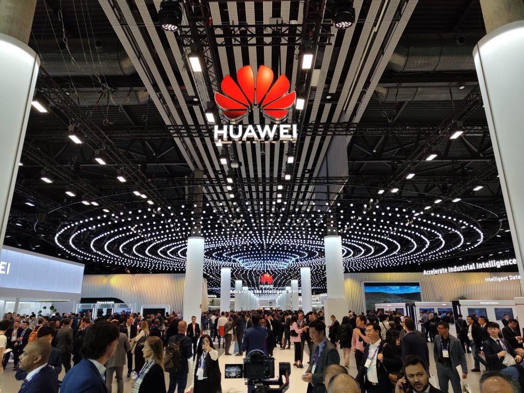 Pénurie RAM : Huawei construit ses usines