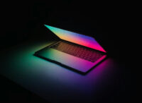 Hyperconnectés, mais lucides – Les 10 tendances qui redessinent nos usages numériques