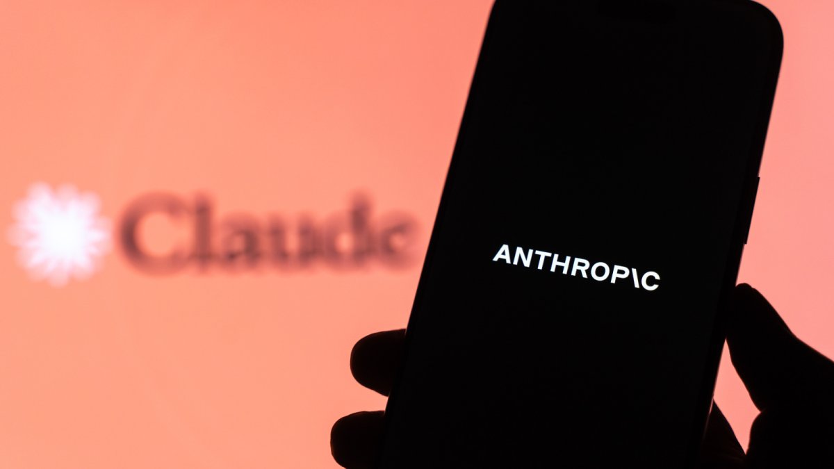 IA : Claude (Anthropic) aurait aidé à découvrir un nouveau système enzymatique inédit