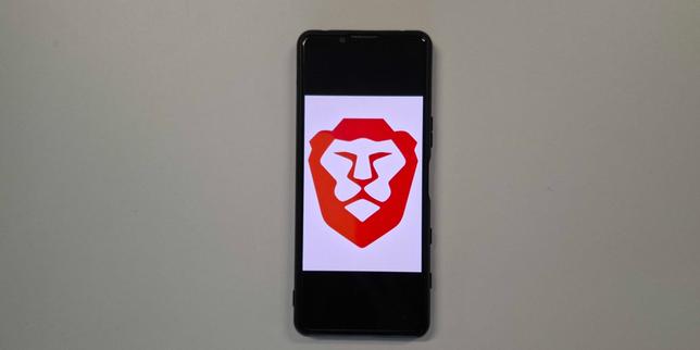 IA et droits voisins : les quotidiens français réclament 80 millions d’euros au moteur de recherche Brave