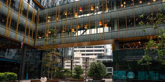 Intelligence artificielle : derrière la peur d’une « jobs apocalypse », le débat monte concernant son impact sur l’emploi