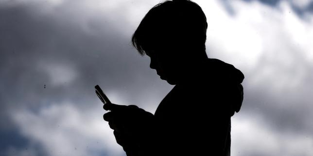 Interdiction Réseaux Sociaux -15 ans : Impact Marketing Digital Maroc