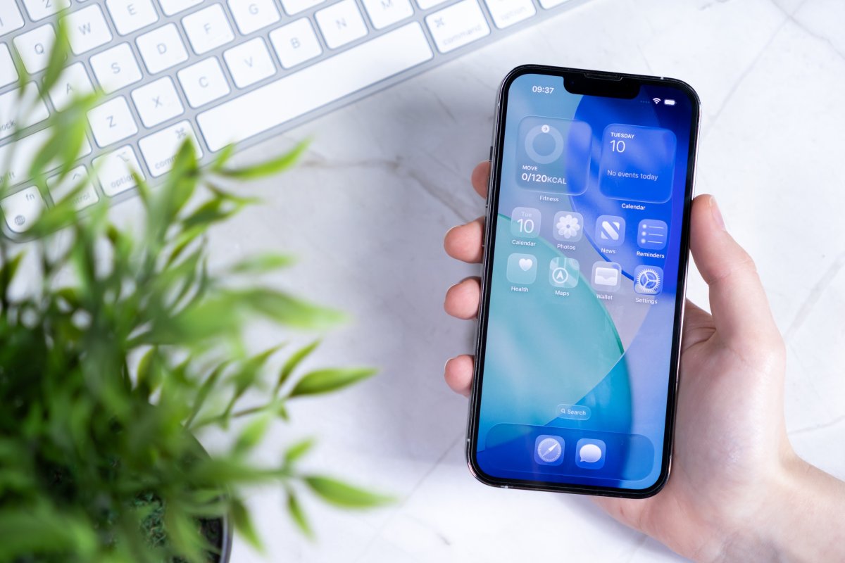 iOS 26.4 : Apple ajoute un réglage pour réduire les effets lumineux de Liquid Glass