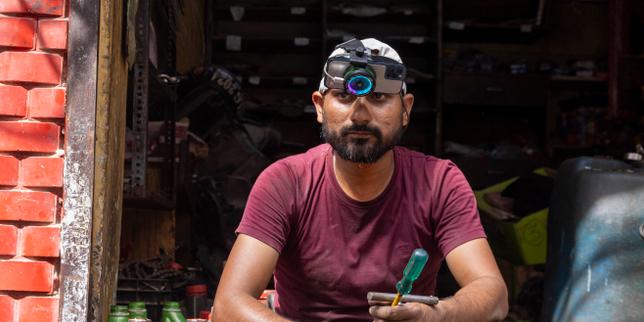 « Je suis en train de scier la branche sur laquelle je suis assis » : ces travailleurs qui filment leurs gestes pour entraîner les IA en Inde
