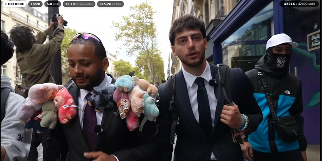 L’arrivée sous contrôle des streameurs Byilhan et Nico à Paris, après 24 jours de marche en direct sur Twitch