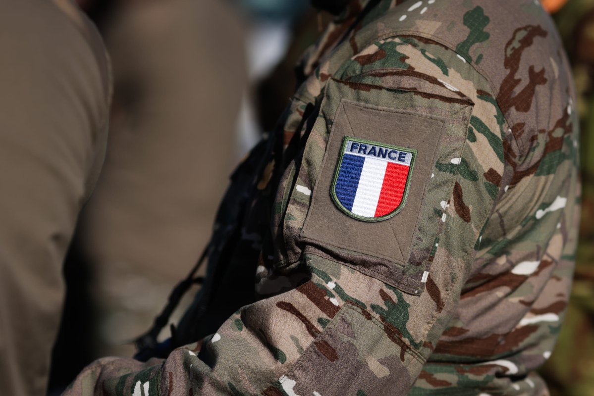 Poudre militaire française : leçons digitales pour le Maroc