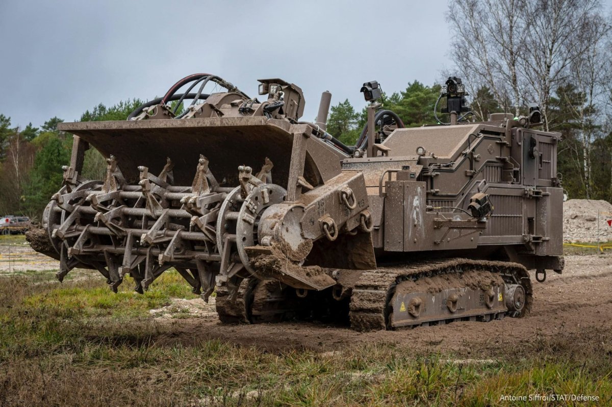 La France possède un robot capable de déminer un champ de mines entier sans qu'aucun soldat ne s'en approche