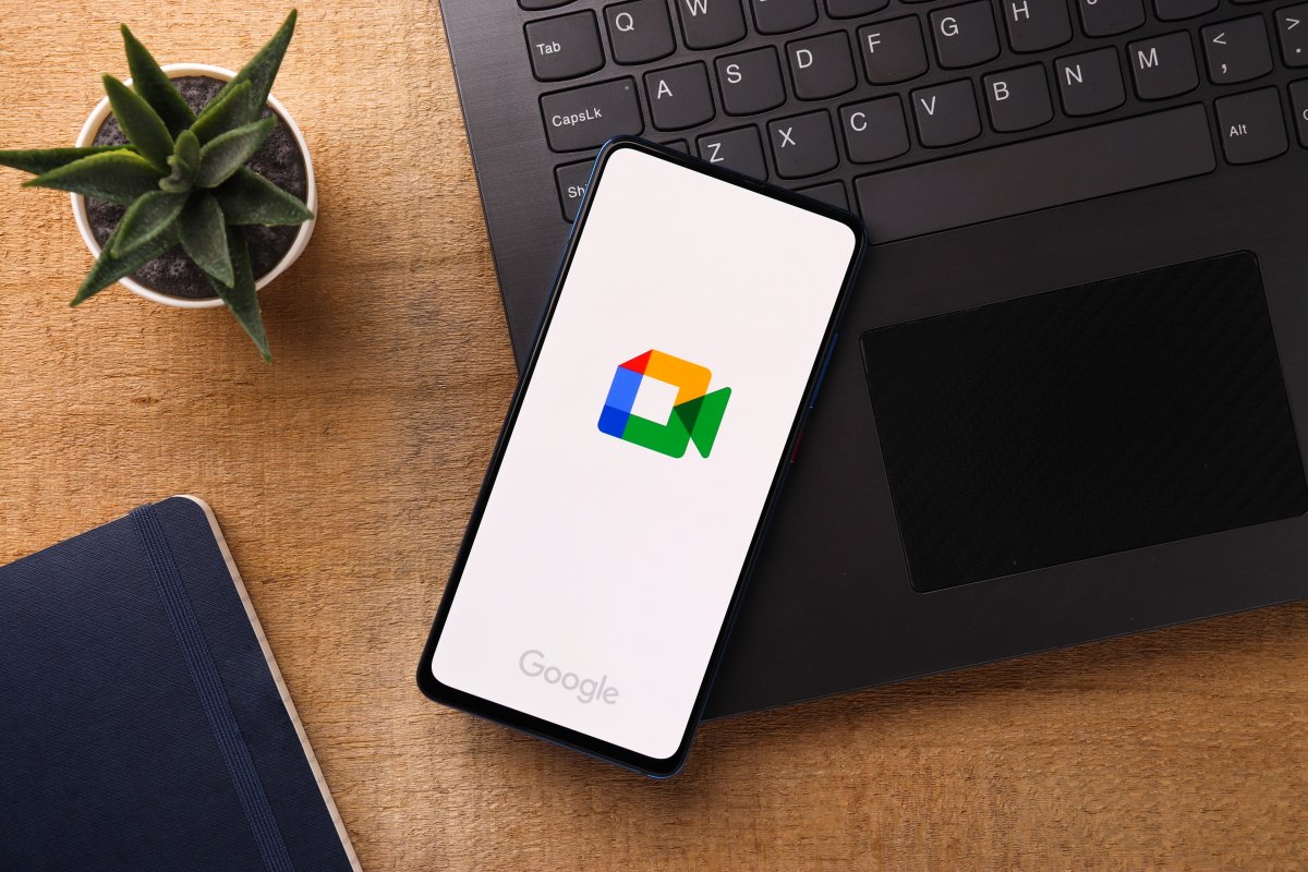 La traduction vocale de Google Meet débarque enfin en version mobile