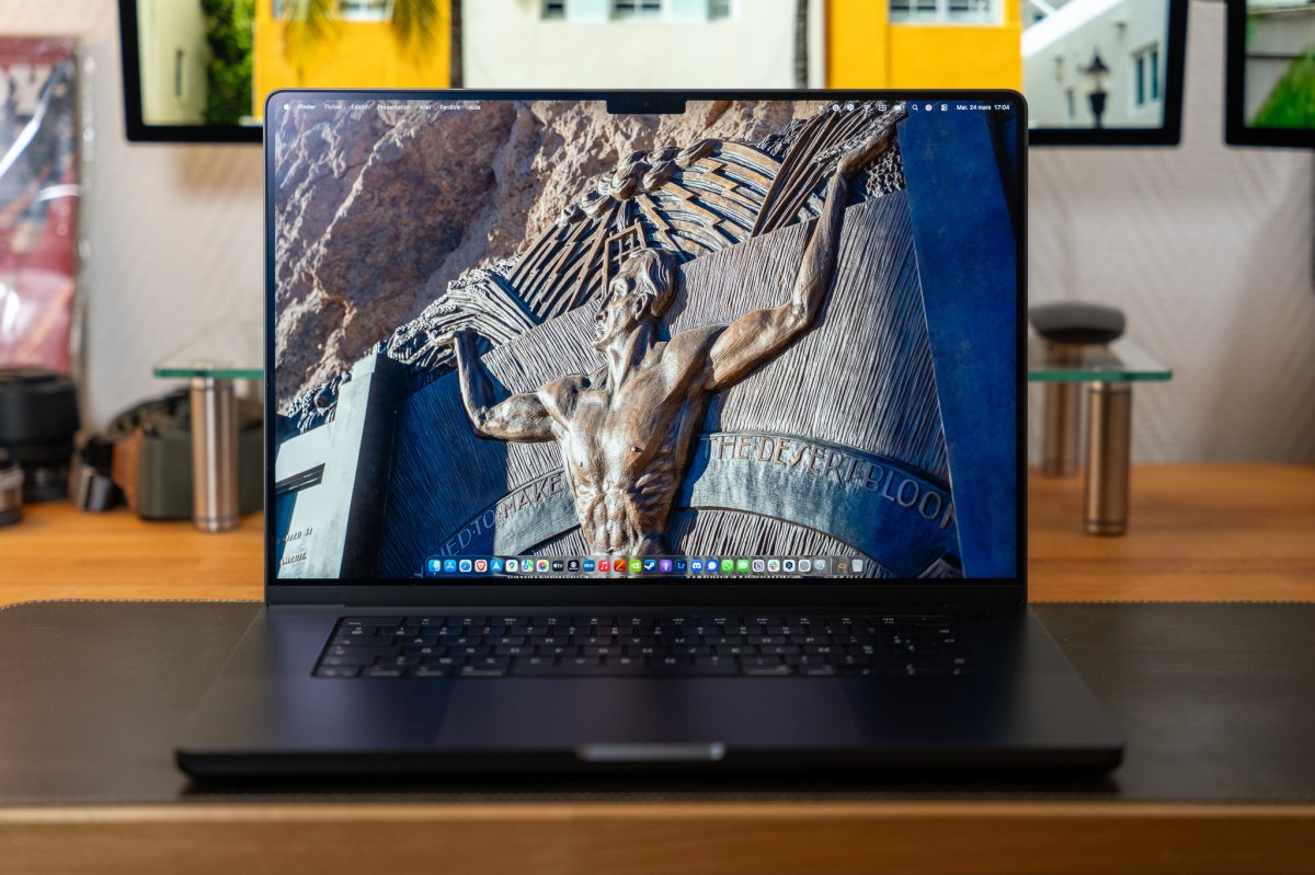 Lâché dans un escalier de 25 marches, ce MacBook Pro à 2 000 € s'en sort quasi indemne