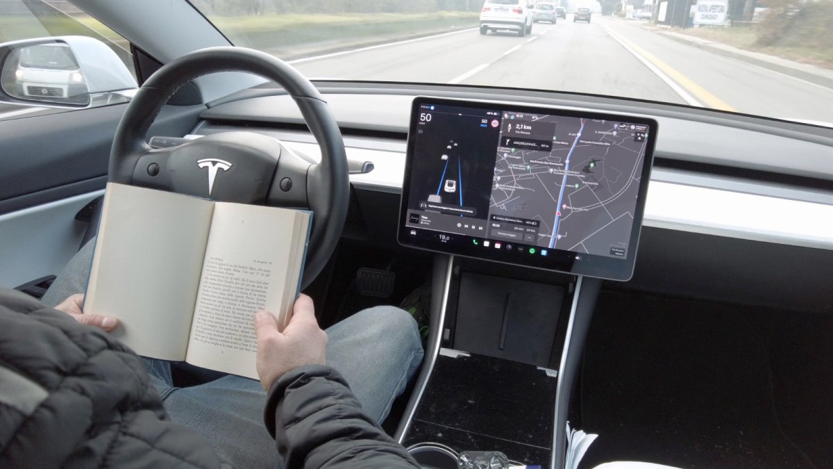 Le Full Self-Driving (FSD) de Tesla s'invite dans un second pays européen, d'autres devraient suivre