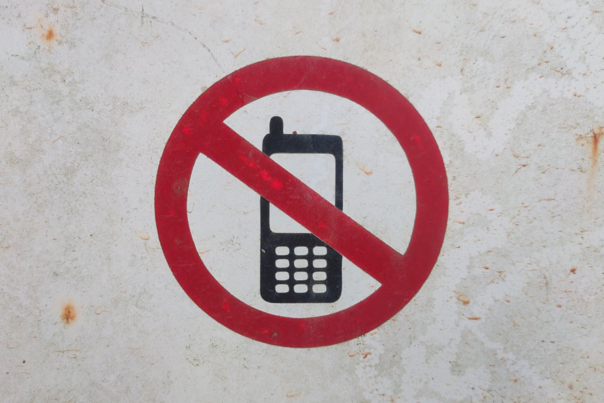 Interdiction Réseaux Sociaux -15 ans : Impact Marketing Digital Maroc