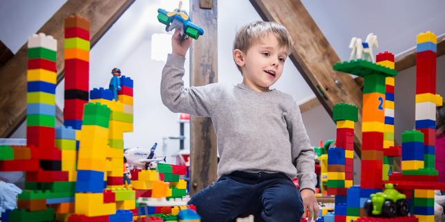 Les conseils en orientation des parents à l’heure de l’intelligence artificielle : « Pourquoi pas pilote ? Je ne monterais pas dans un avion dont le pilote est une IA »
