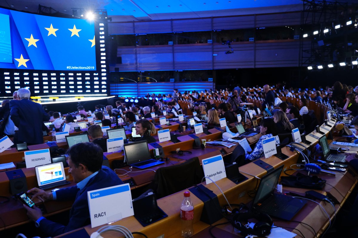 Les députés européens utilisent de plus en plus l'IA... alors le Parlement crée sa plateforme interne