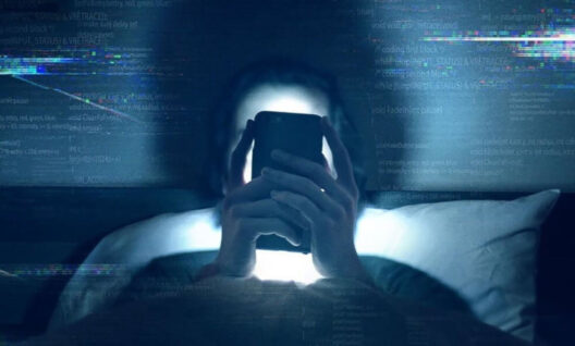 Les Français passent toujours plus de temps sur les réseaux sociaux