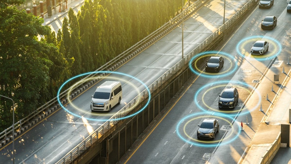 Satellites et voitures : quel impact digital ?